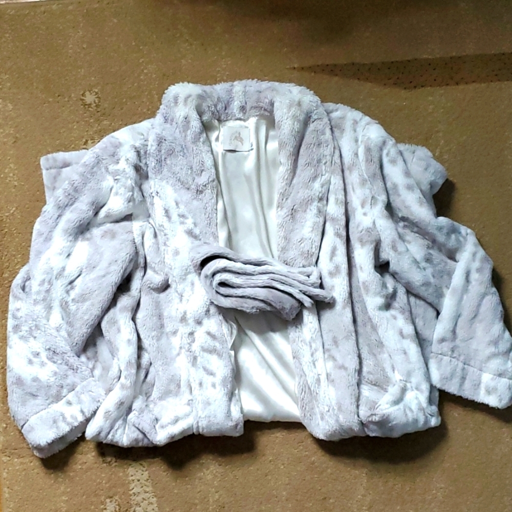 Gorgeous Tourance Bathrobe